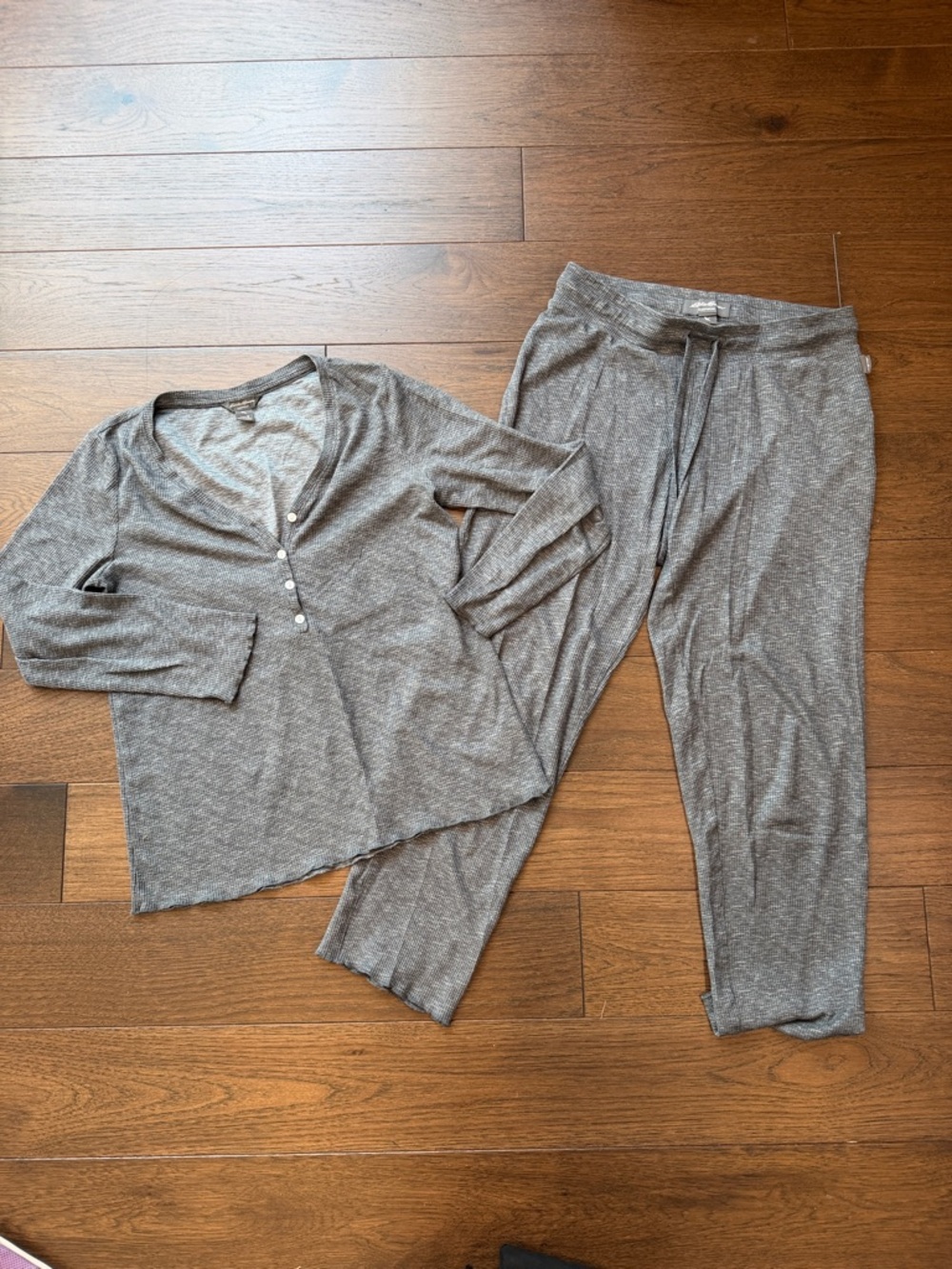 Eddie Bauer Cozy Gray Two-Piece Sleep Set Medium - C35-010